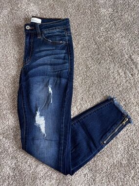 KanCan Jeans with Anklet Zipper